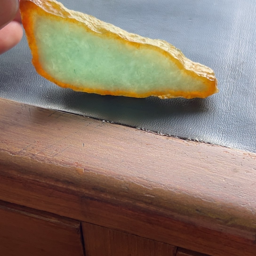 定制翡翠未镶嵌冰红翡雾层特色牌大件