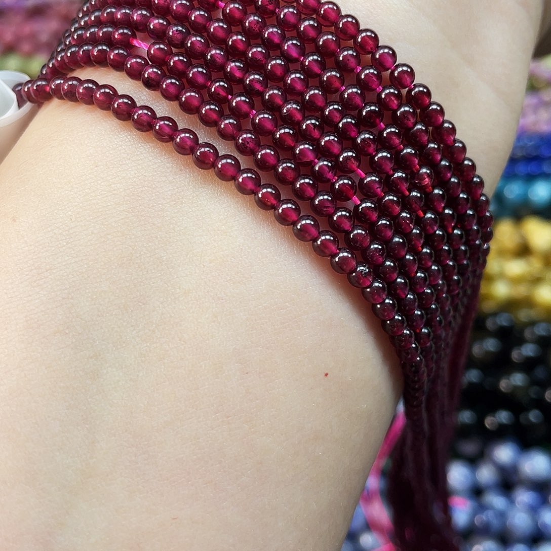 玛瑙/玉髓未镶嵌珠宝半成品石榴石2.7mm