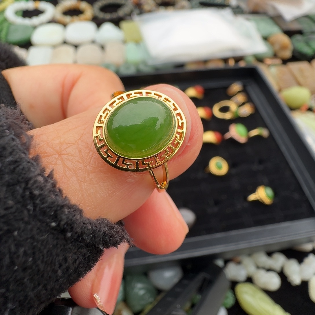 和田玉未镶嵌戒指