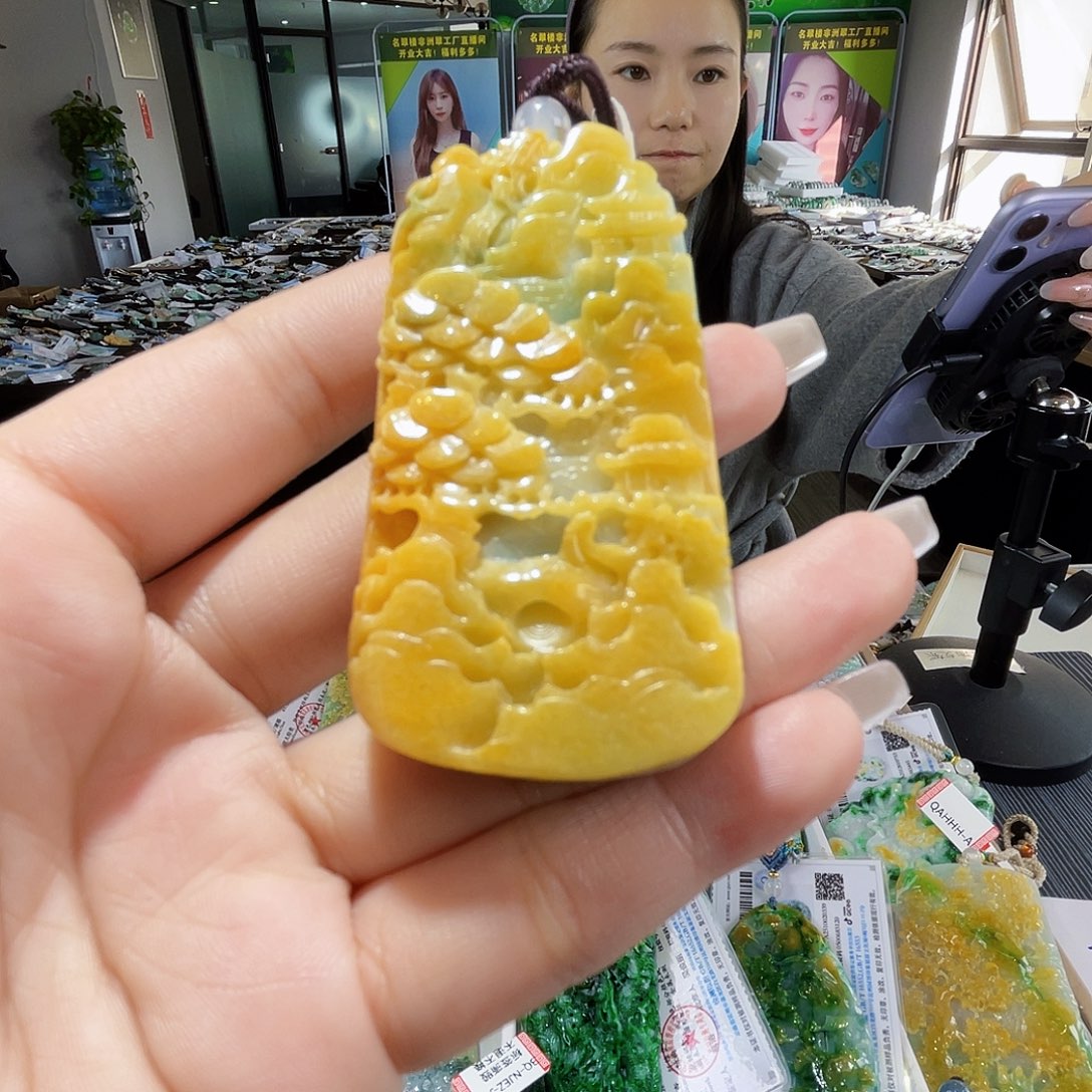 颈饰未镶嵌翡翠一