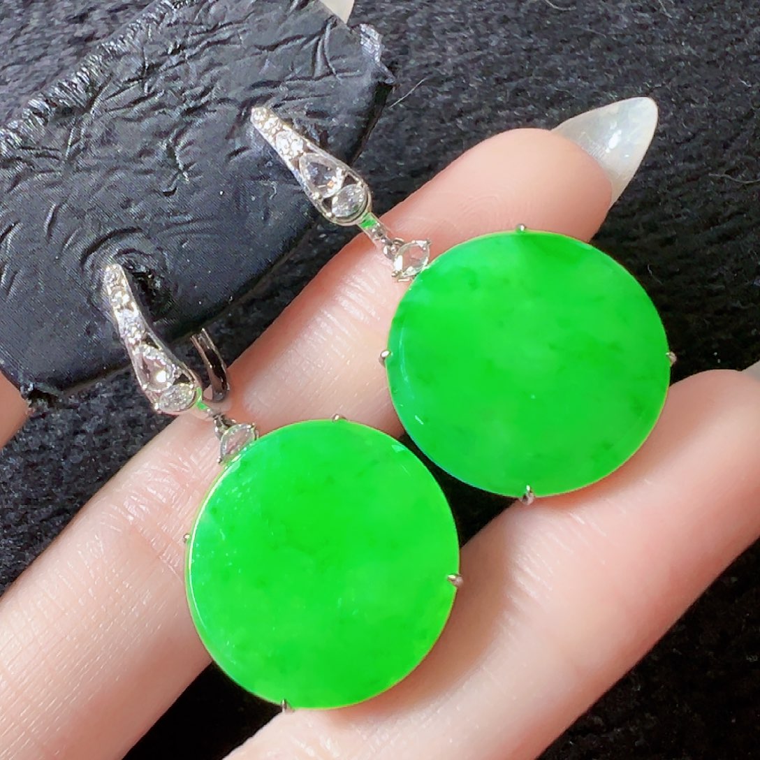 翡翠耳饰18K金镶嵌签收后24小时鉴赏期，过时不退