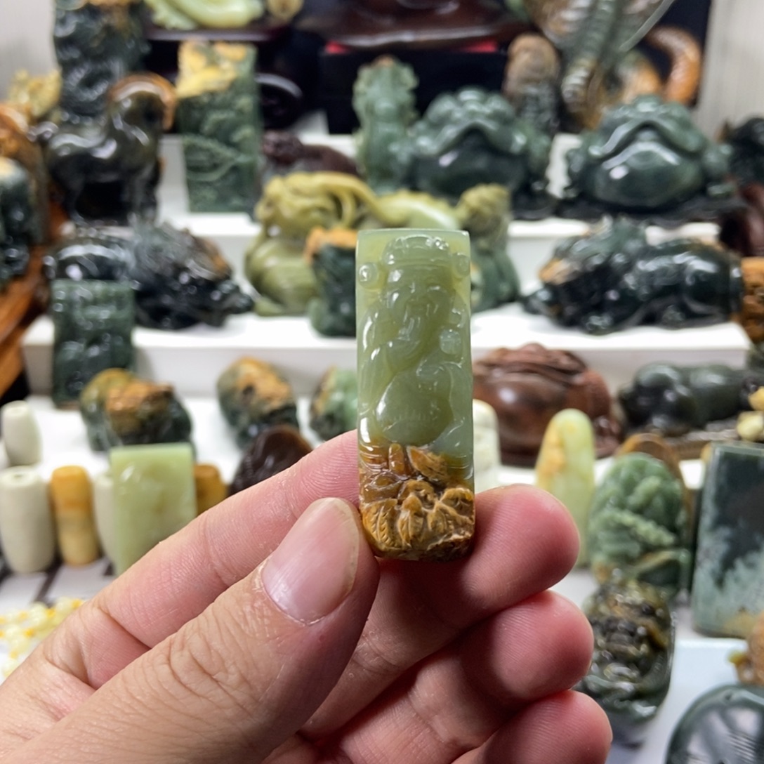 钰***子岫岩河磨玉（透闪石质玉）未镶嵌挂件