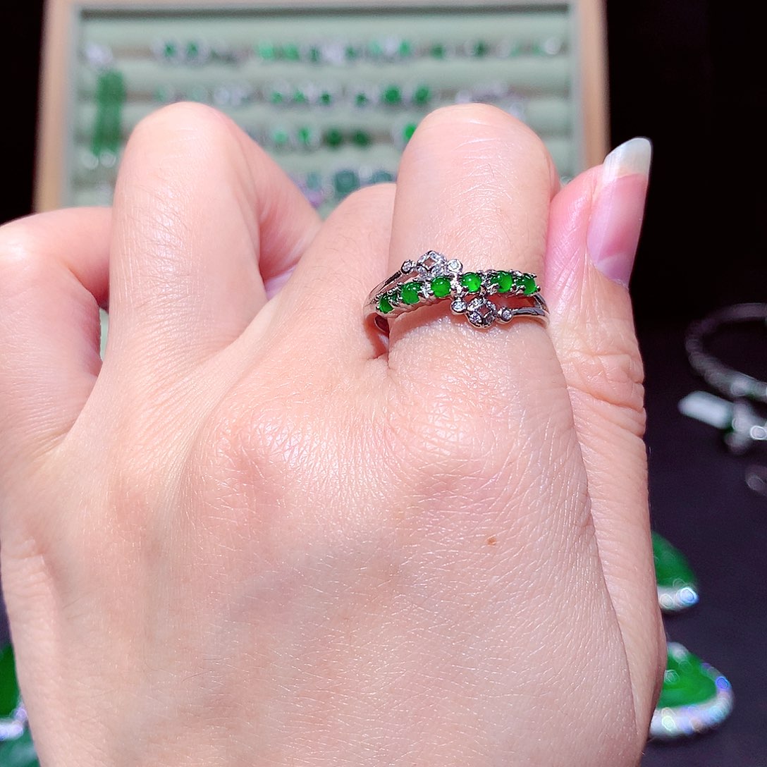 【闪购商品】翡翠吊坠(不含链)未镶嵌