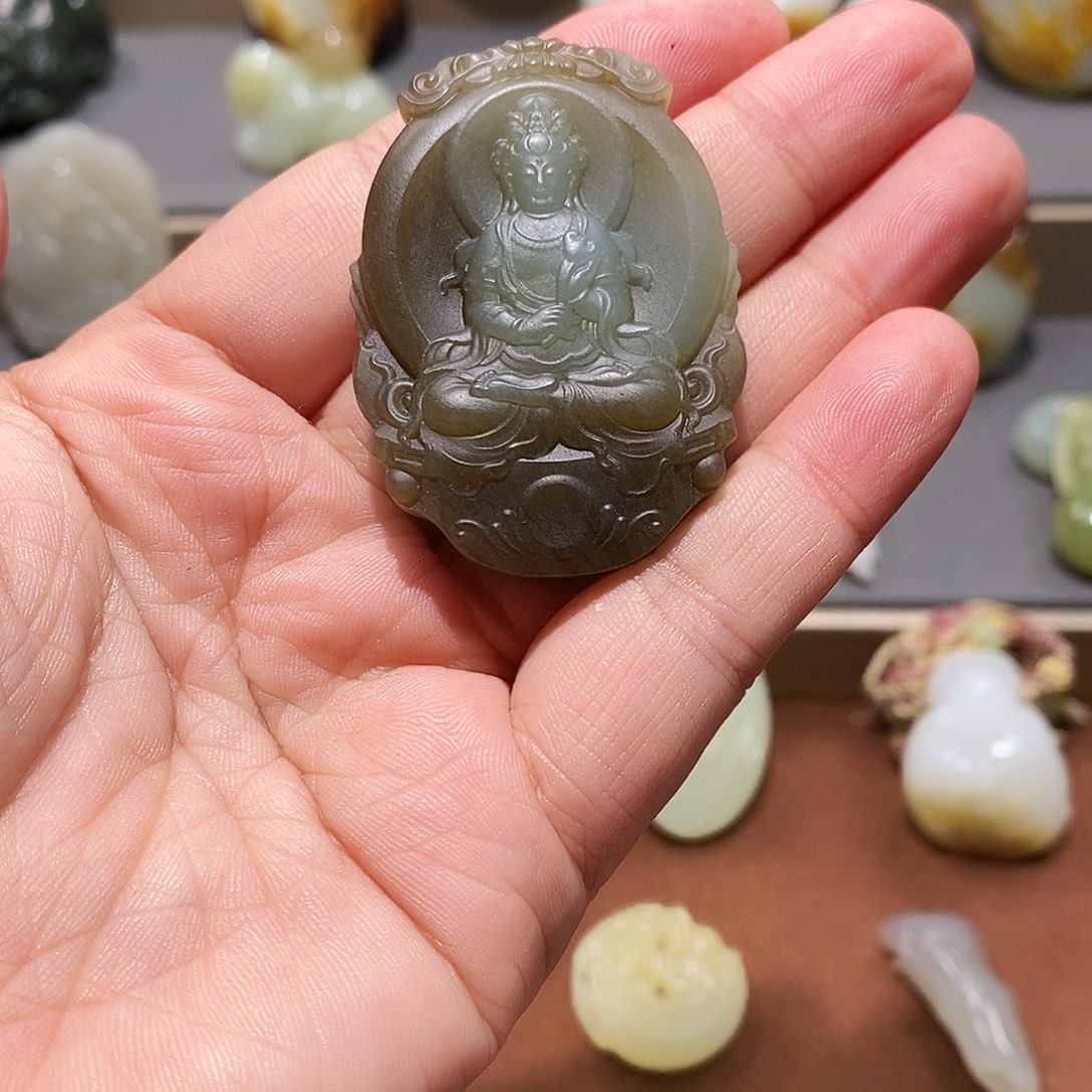 和田玉颈饰未镶嵌毛*熊