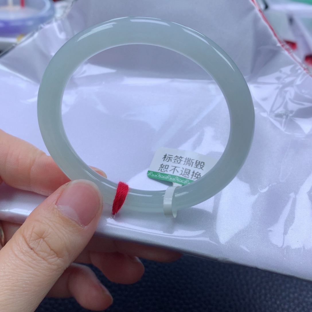 翡翠手镯未镶嵌53圆