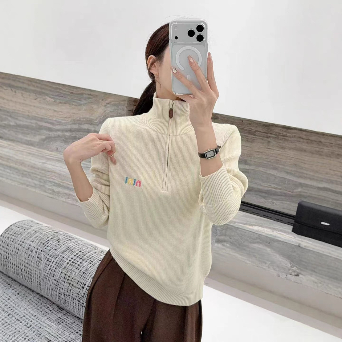 7636 NINI字母刺绣半拉链一体绒毛衣上衣