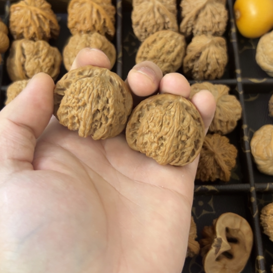 文玩核桃吊坠白狮子全品福利