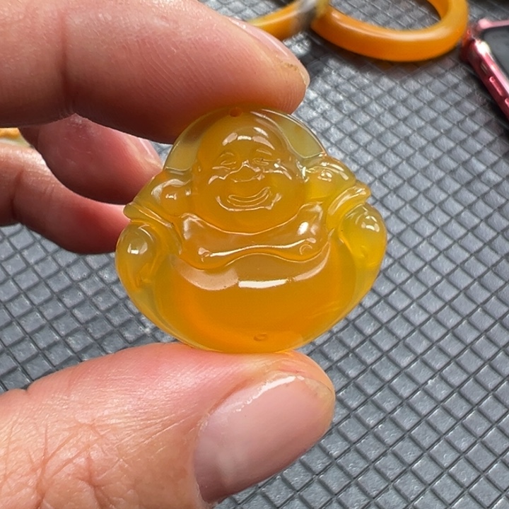 石英质玉（黄龙玉）颈饰未镶嵌