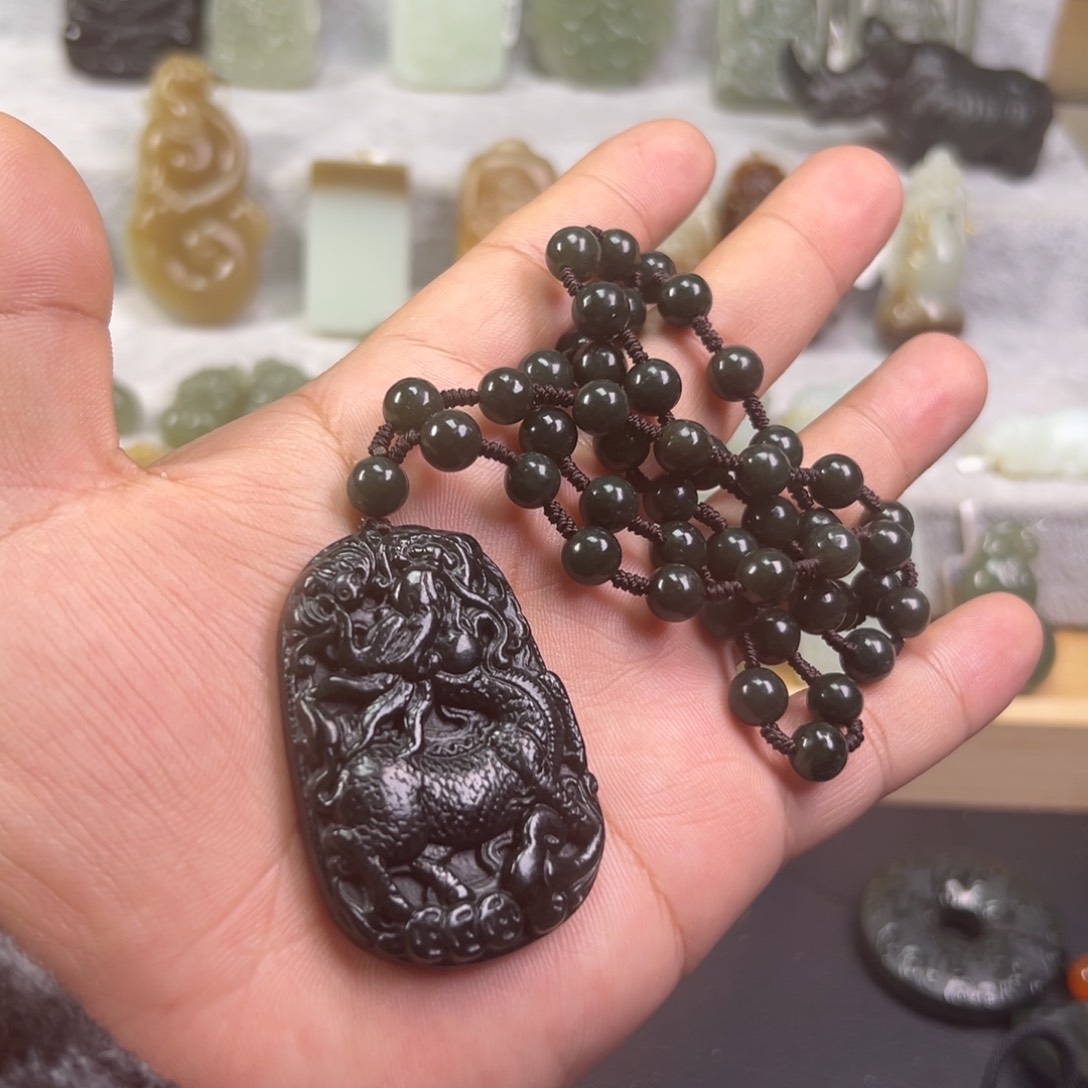 和田玉颈饰未镶嵌