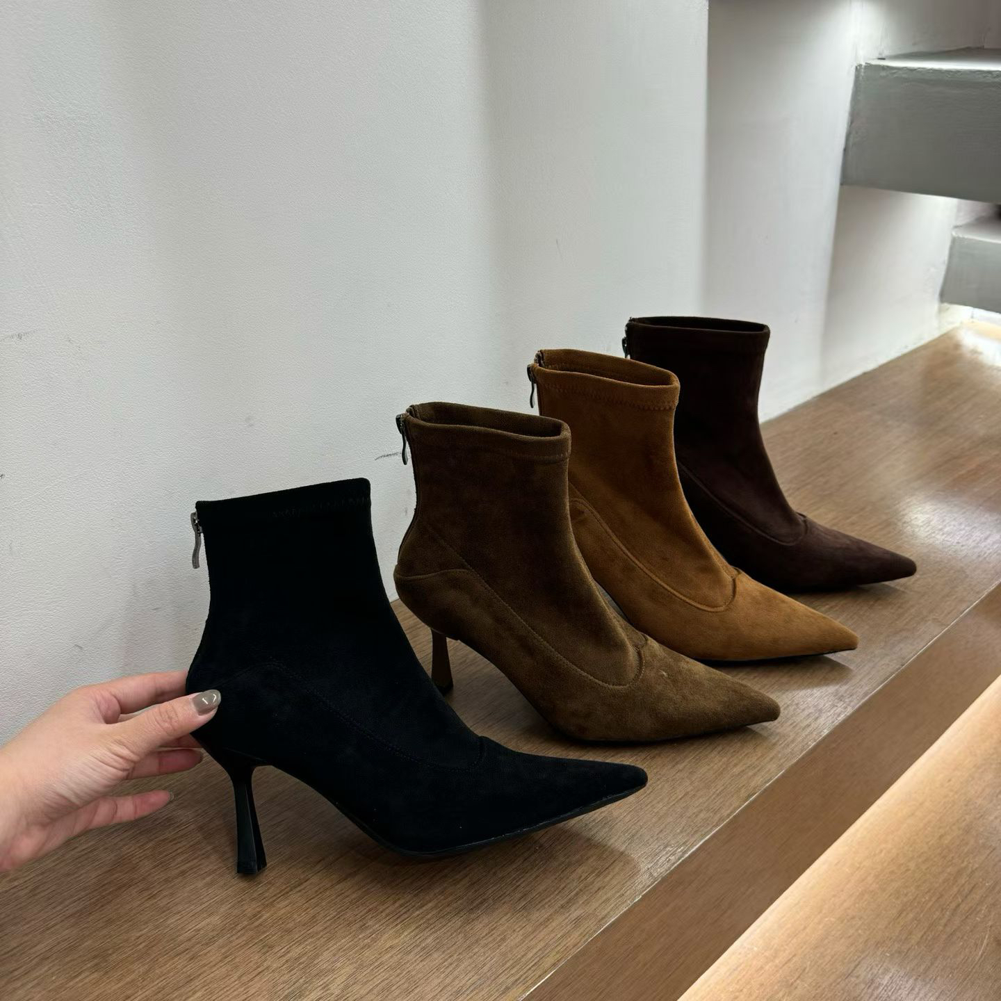 3176-1秋冬新款法式气质尖头瘦瘦靴时尚百搭绒面高跟后拉链女靴