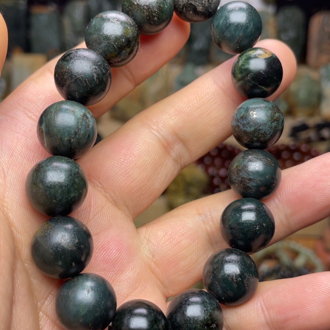 岫岩河磨玉（透闪石质玉）未镶嵌颈饰卡14