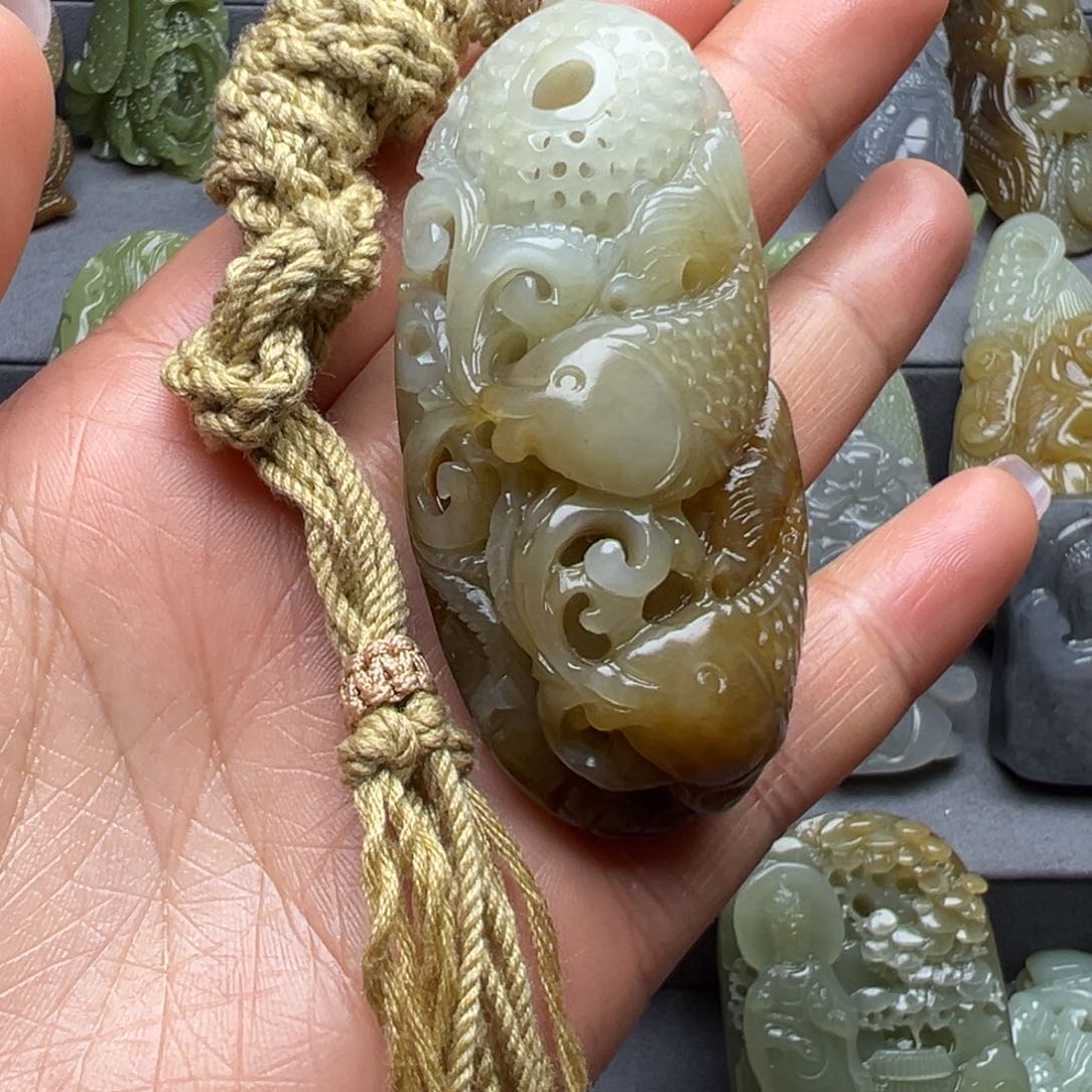 和田玉颈饰未镶嵌