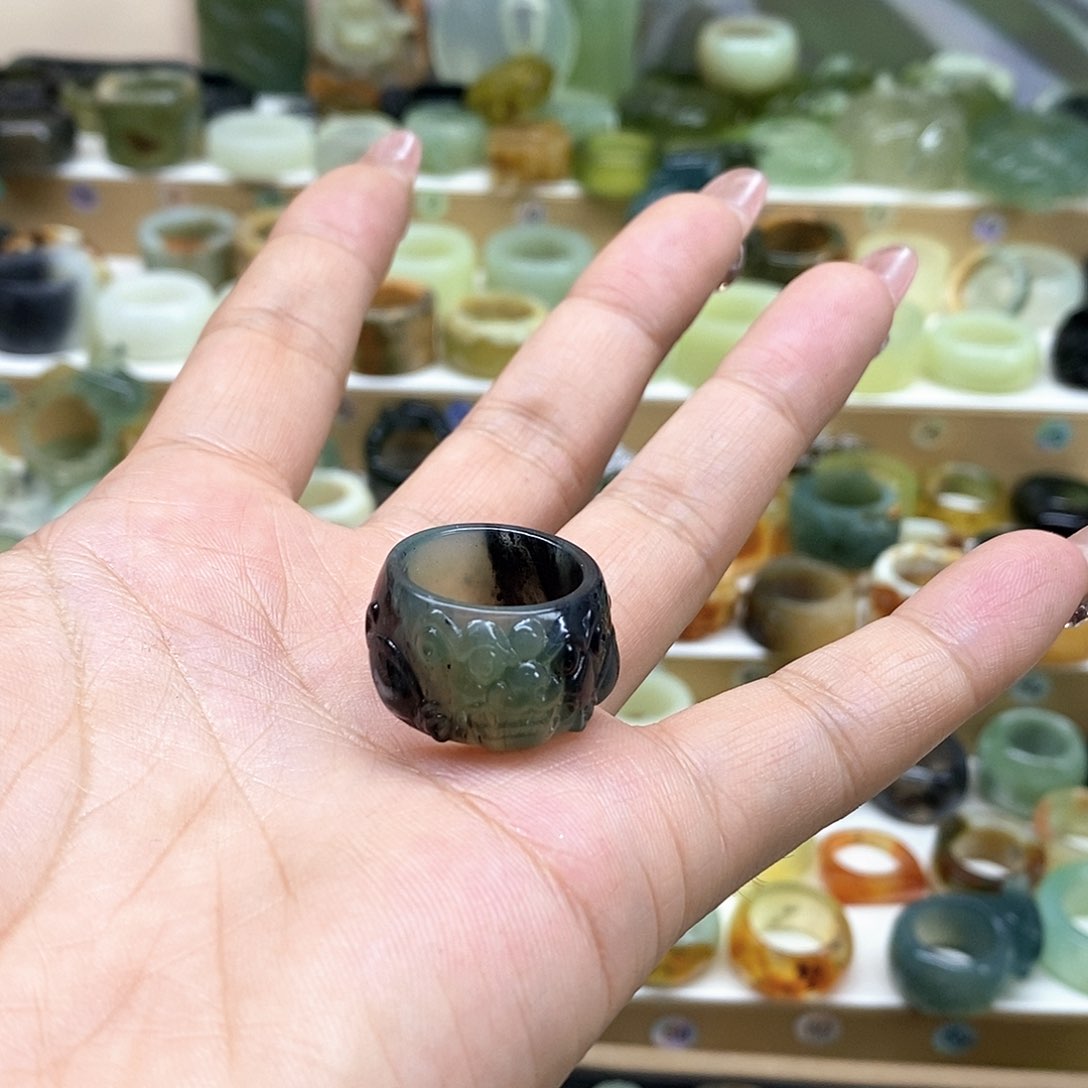 岫玉未镶嵌天然玉石西****）