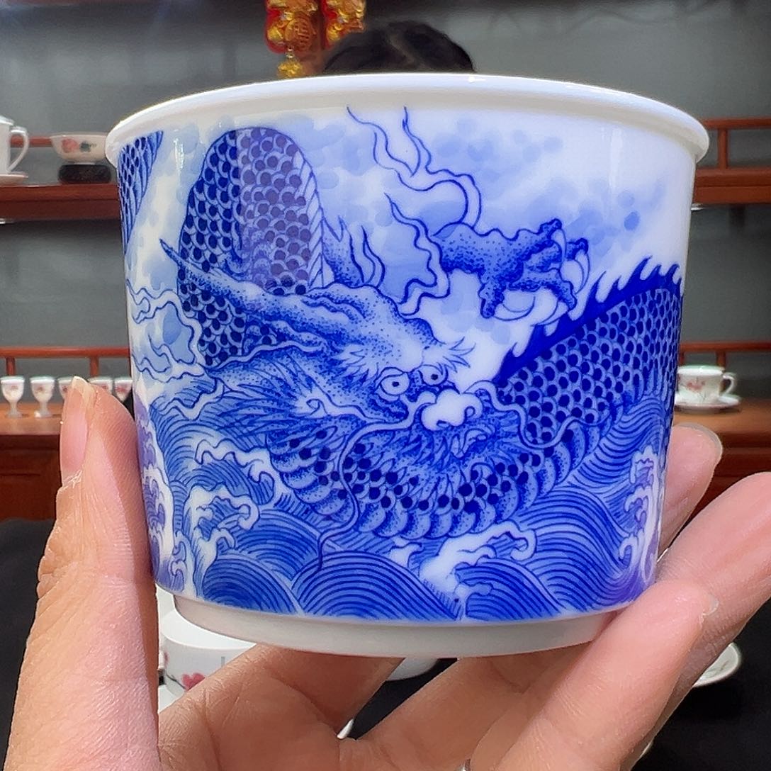 柴窑青花海水龙纹书卷杯