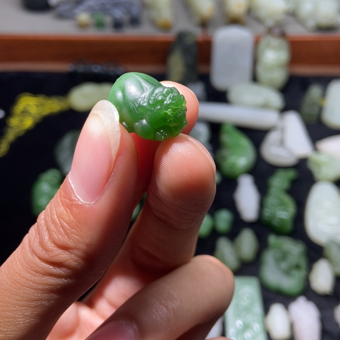 和田玉未镶嵌颈饰C****D定制