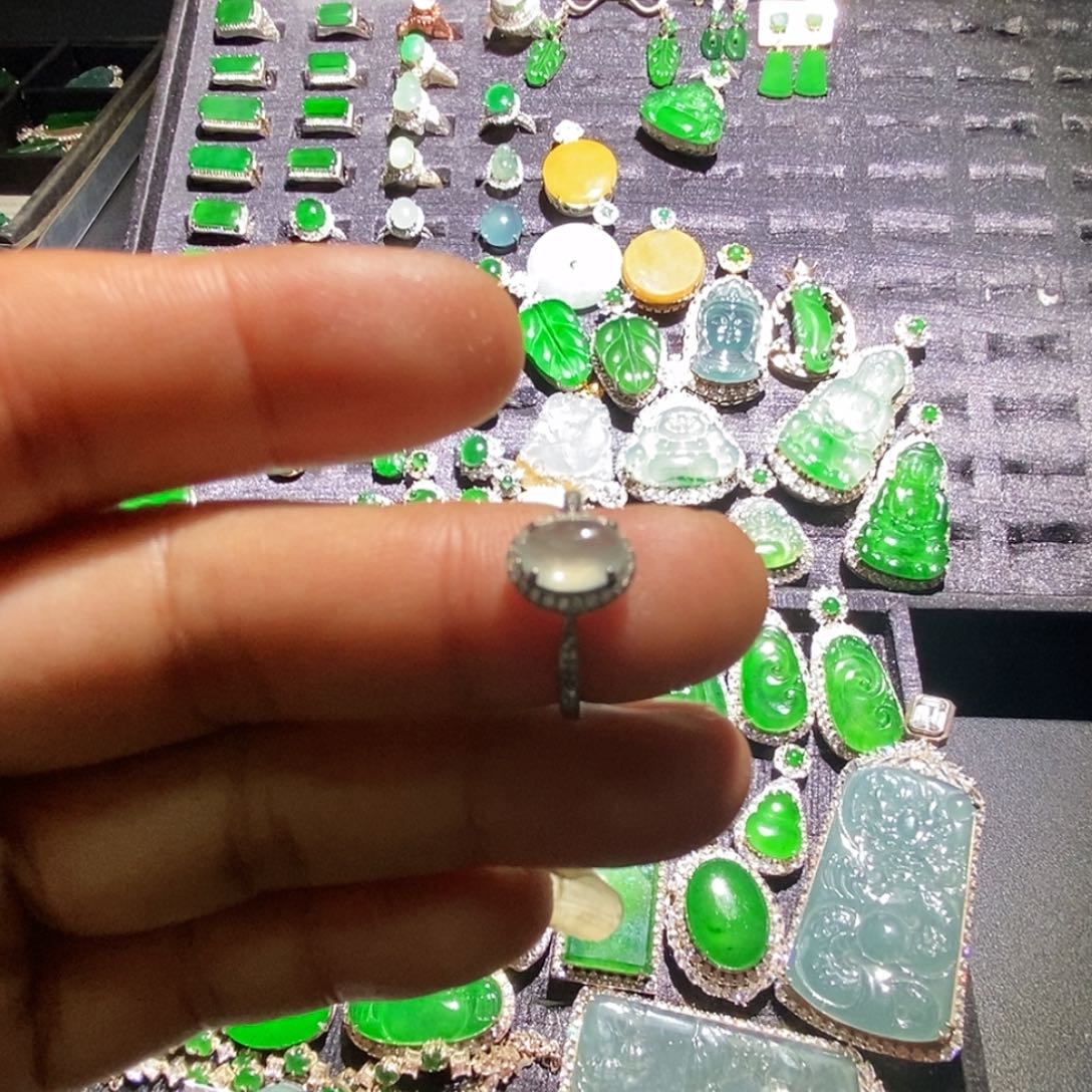 翡翠未镶嵌戒指A货翡翠2