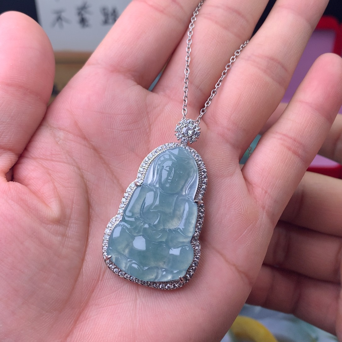 翡翠未镶嵌颈饰挂件