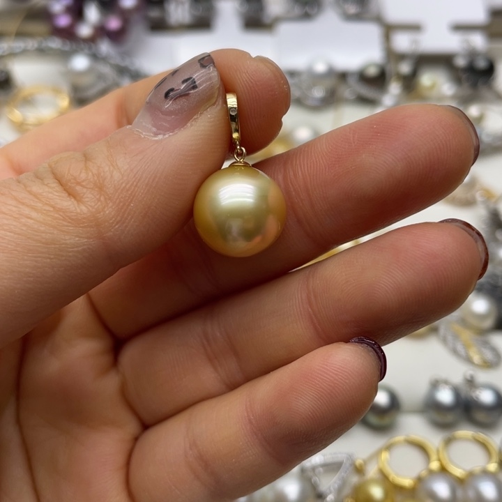海水珍珠吊坠(不含链)18K金镶嵌