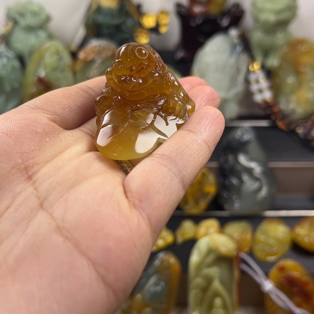 蛇纹石玉未镶嵌颈饰