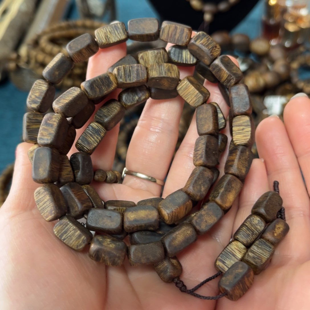 沉香手串莺歌绿卡7-29克多样性发货一条