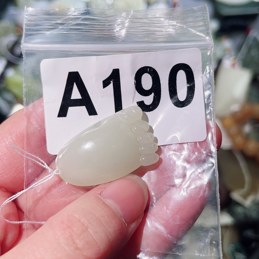 和田玉（糖玉）颈饰未镶嵌