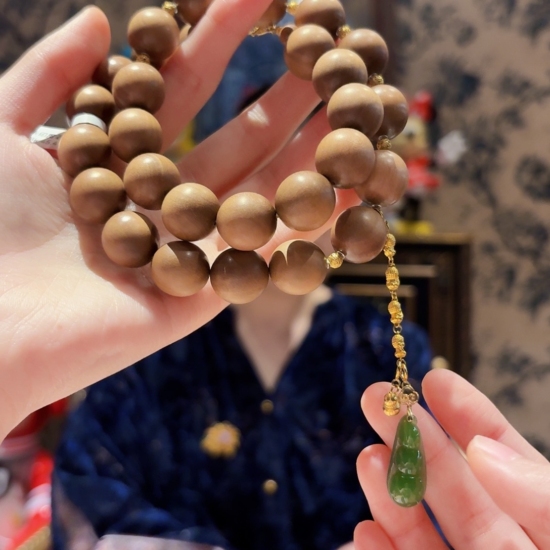 檀香木手串未镶嵌颈饰