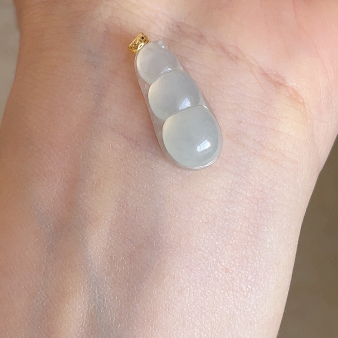 翡翠颈饰18K金镶嵌福豆