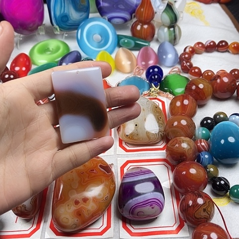 玛瑙/玉髓颈饰未镶嵌