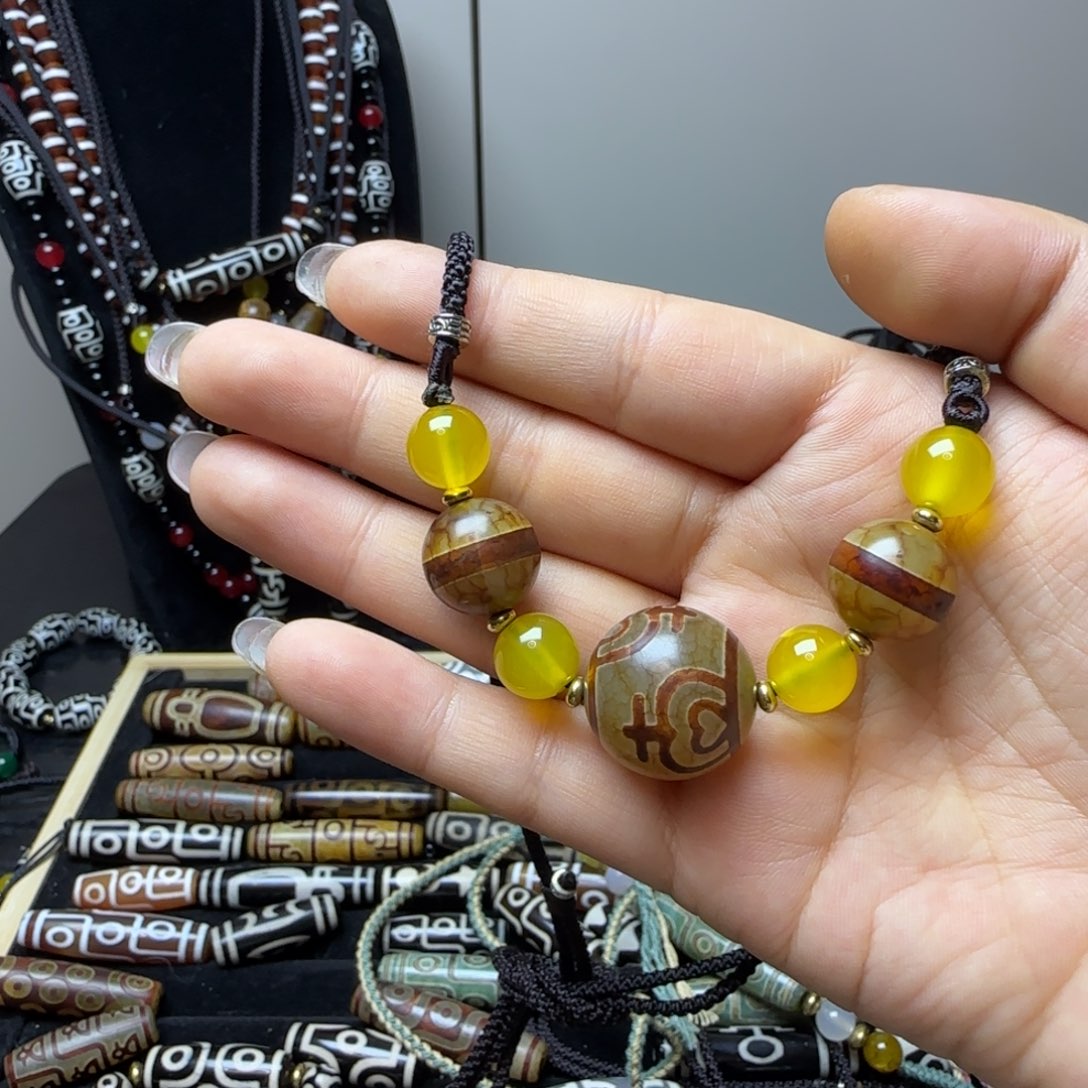 玛瑙/玉髓合金颈饰