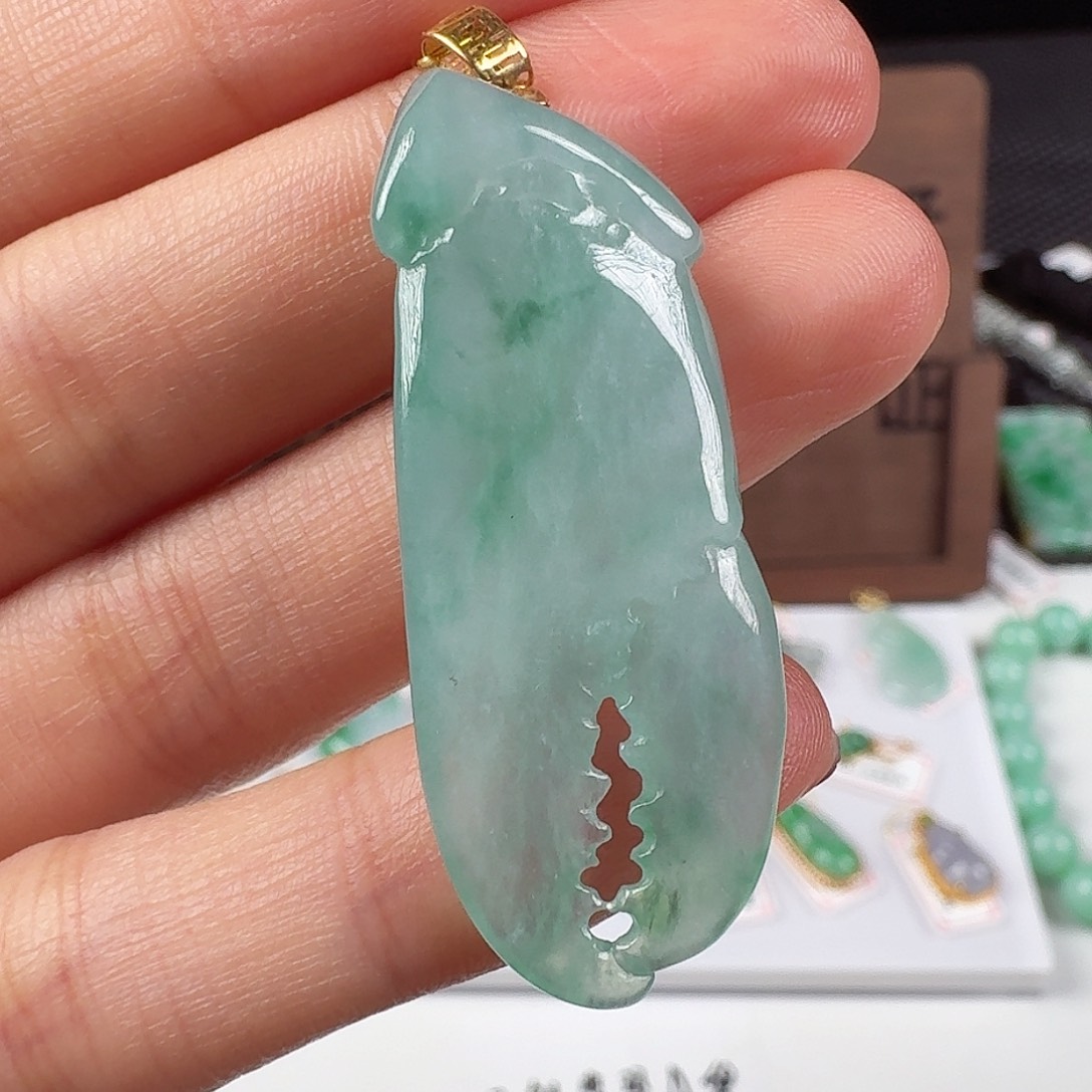 翡翠18K金镶嵌颈饰