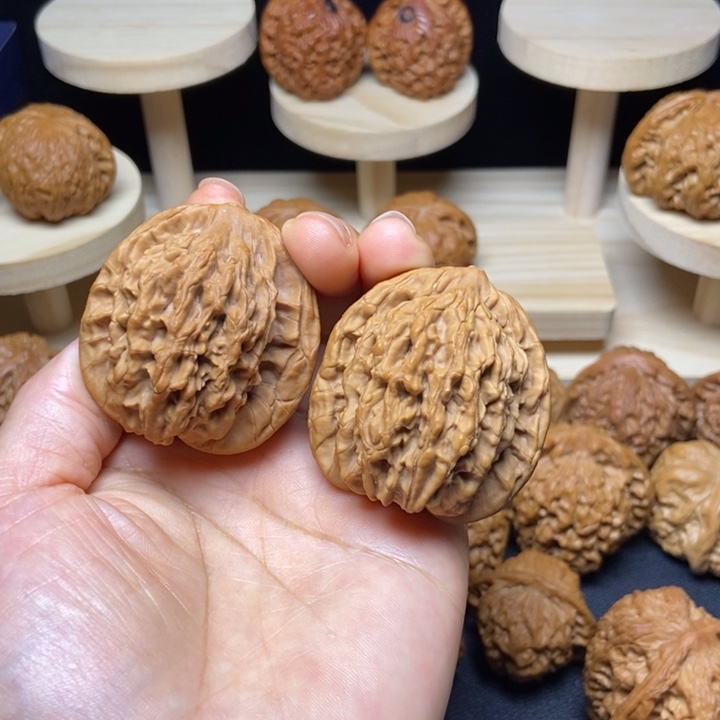 文玩核桃吊坠44麦虎
