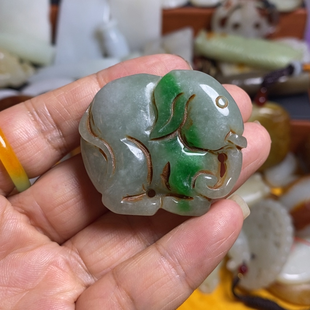 颈饰未镶嵌和田玉（糖玉）