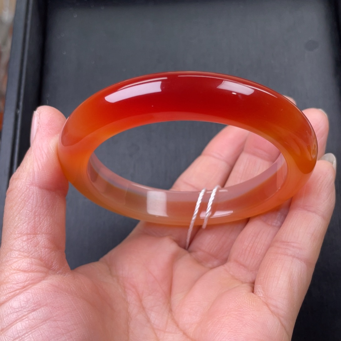 玛瑙/玉髓手镯未镶嵌59圈口