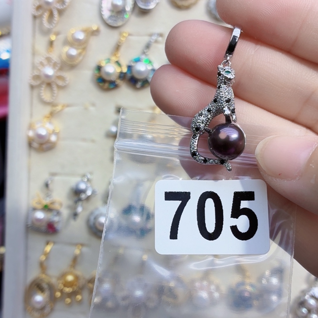 淡水珍珠合金耳饰