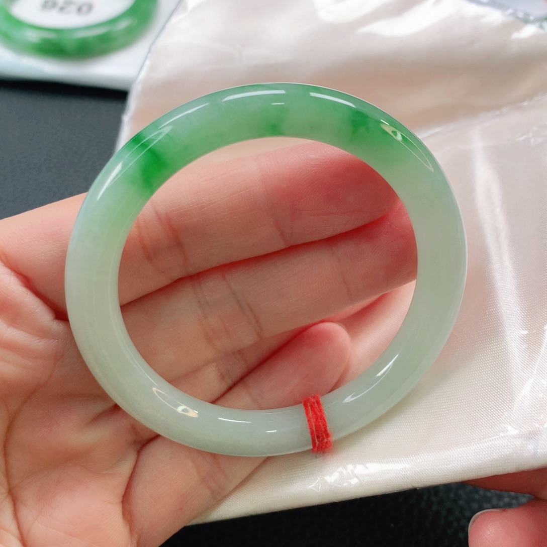 未镶嵌手镯翡翠50圆