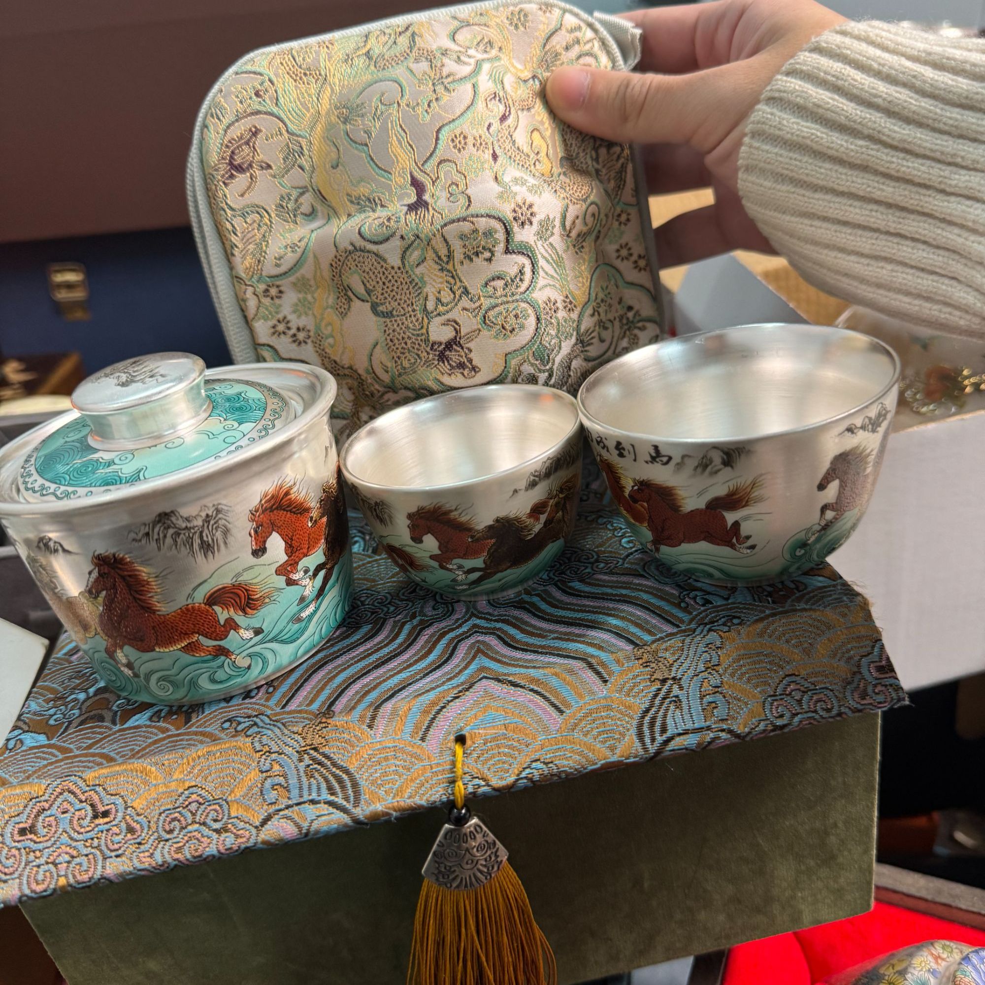 马到成功旅行套装一壶两杯银壶银杯