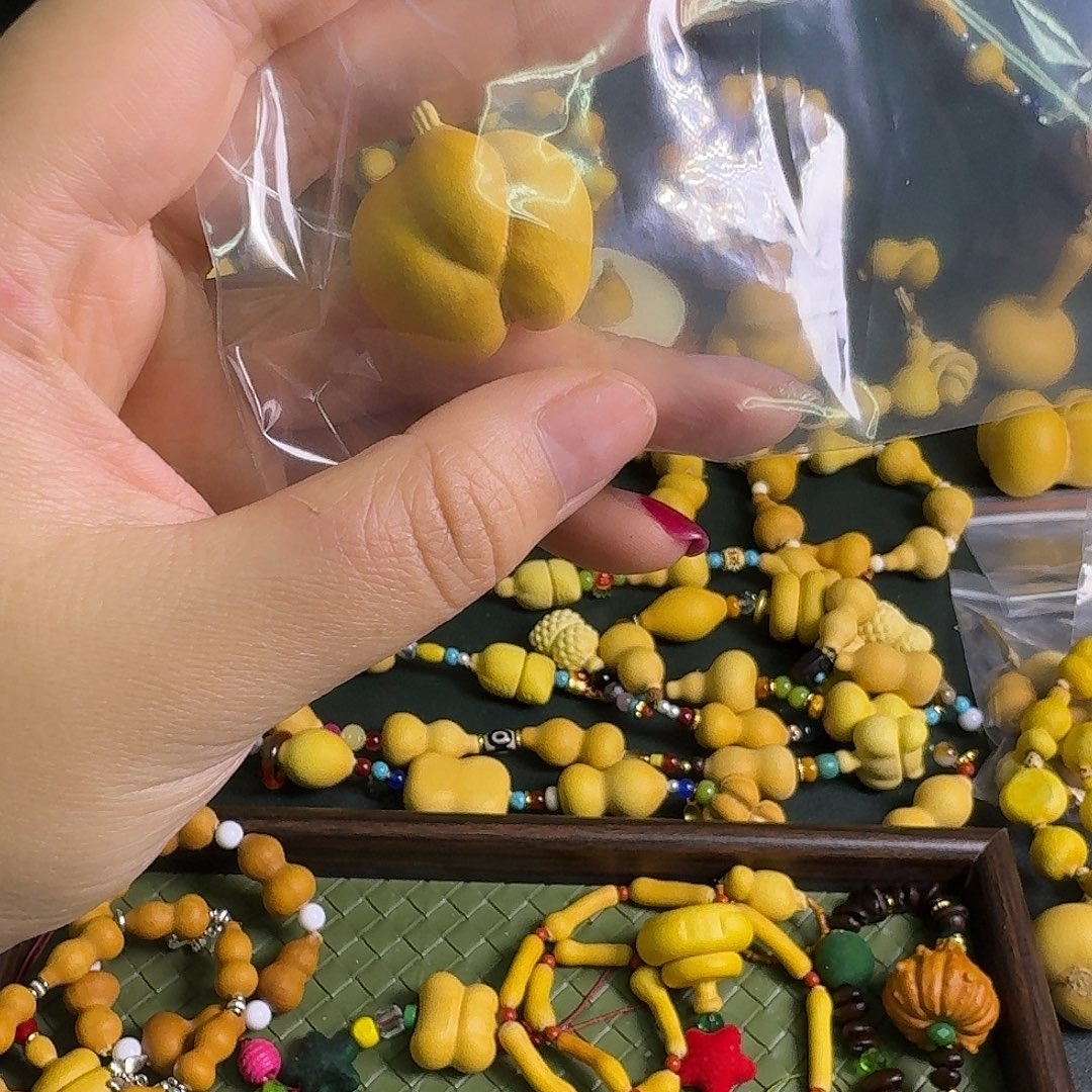 羊****大叶紫檀（黑酸枝木类）