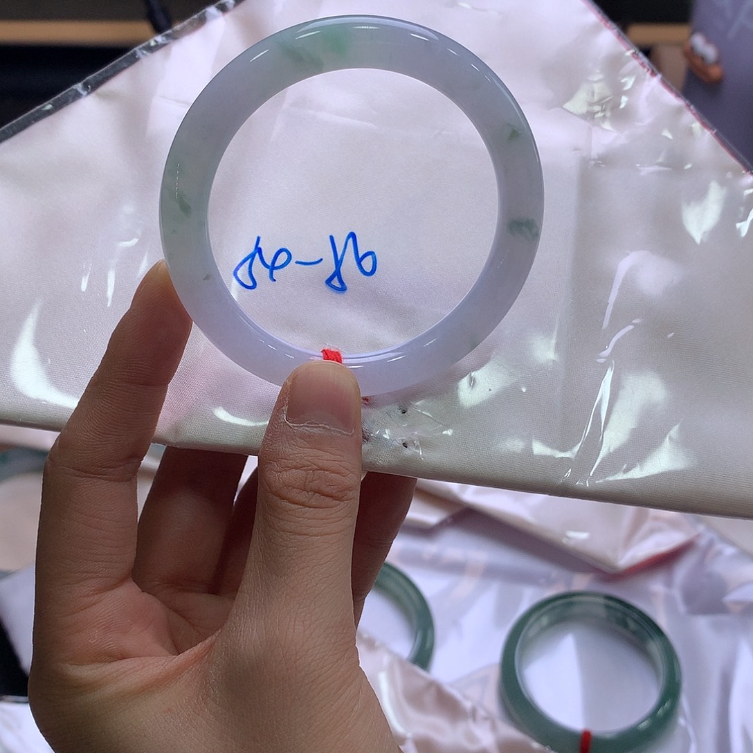 翡翠未镶嵌手镯翡翠