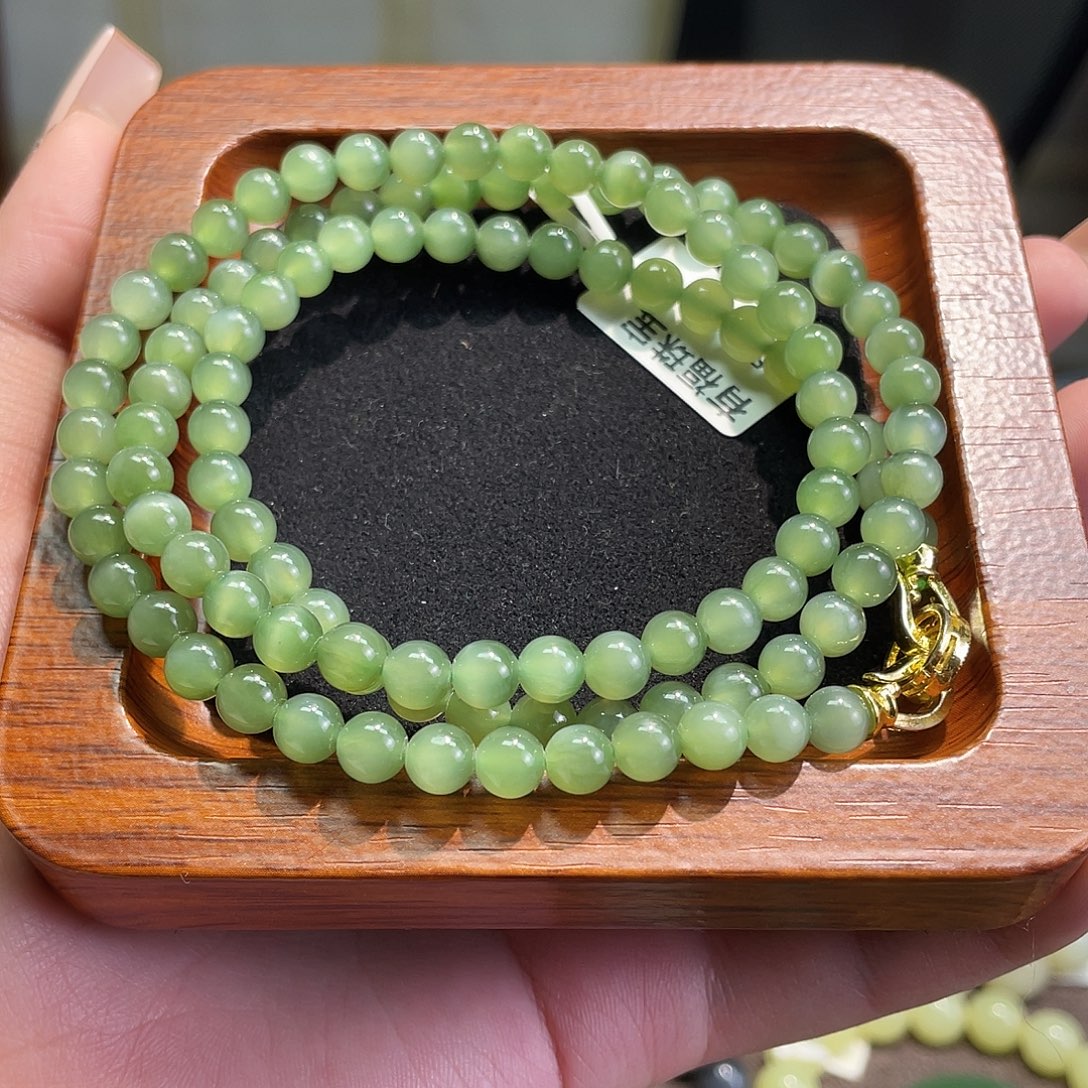 和田玉（糖玉）未镶嵌颈饰