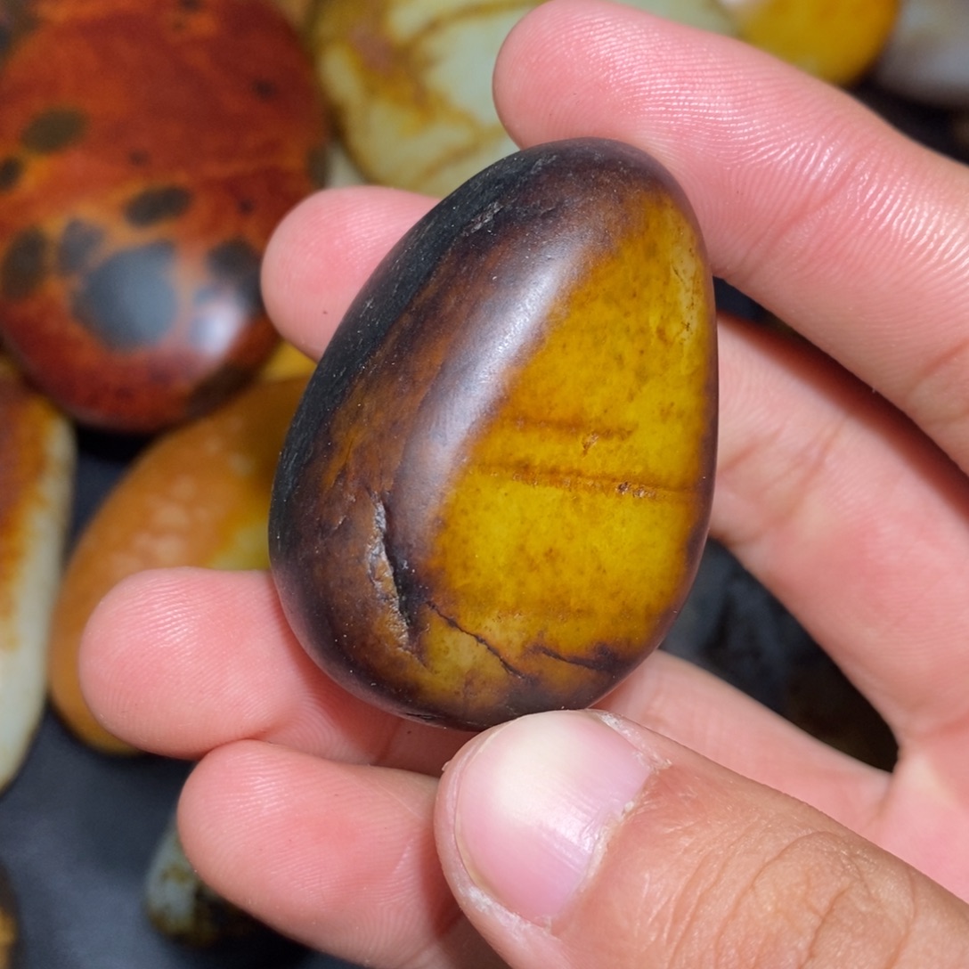 和田玉未镶嵌珠宝奇石