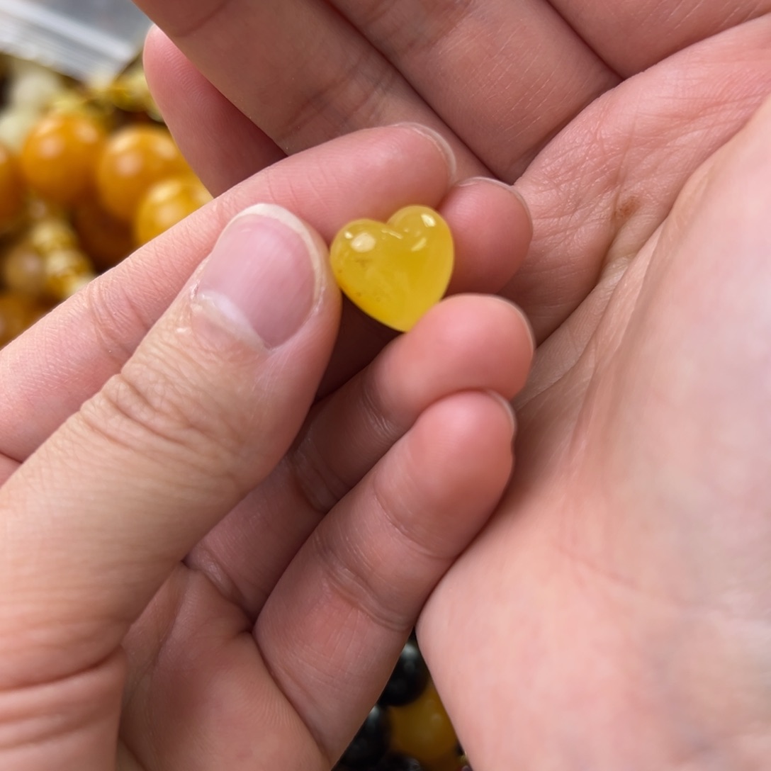 琥珀珠宝奇石未镶嵌