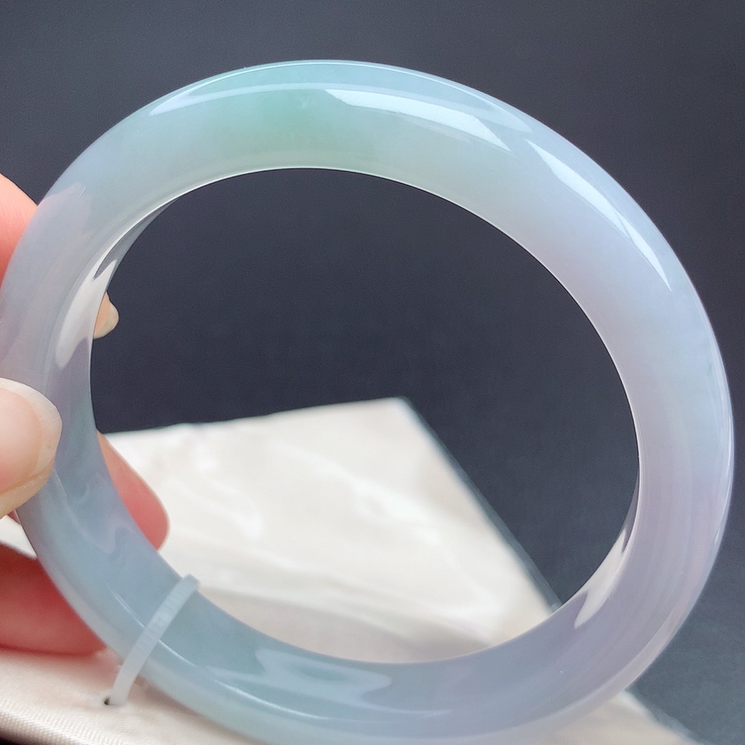 翡翠手镯未镶嵌60圈口