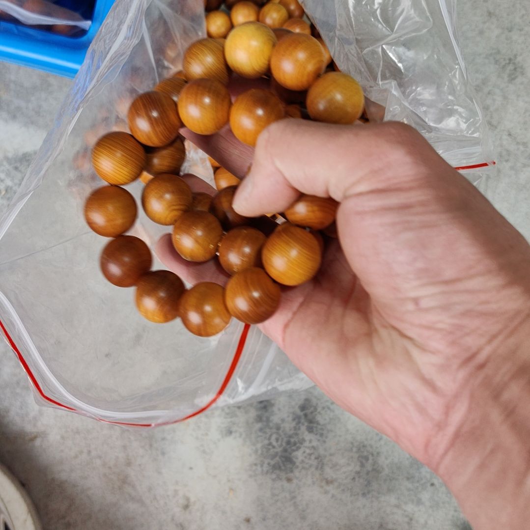 2.0黄粉料一条。。。。。。