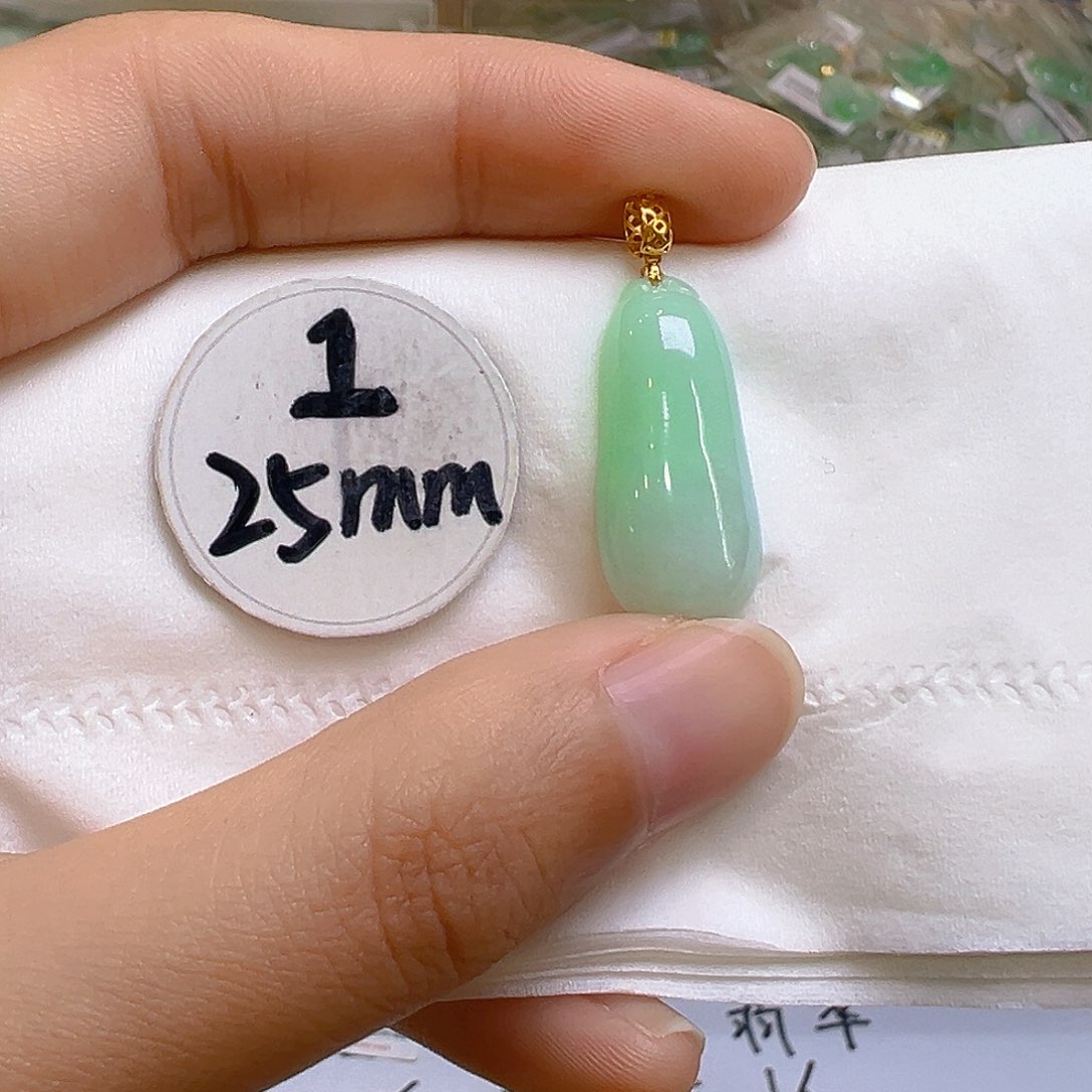 翡翠颈饰18K金镶嵌翡翠