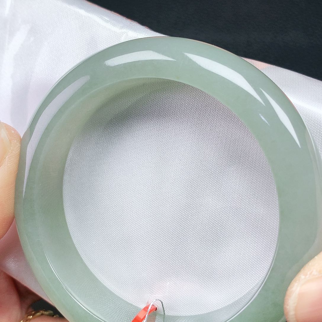 翡翠手镯未镶嵌56+轮胎