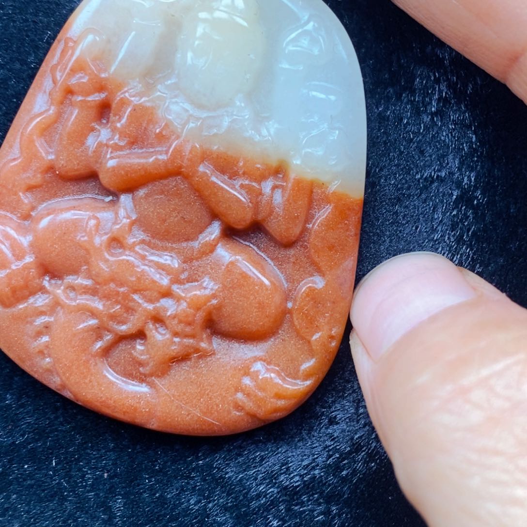 未镶嵌石英质玉（黄龙玉）颈饰