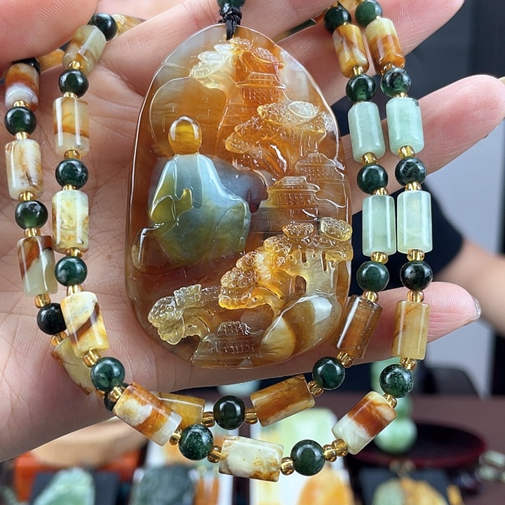 蛇纹石玉颈饰未镶嵌