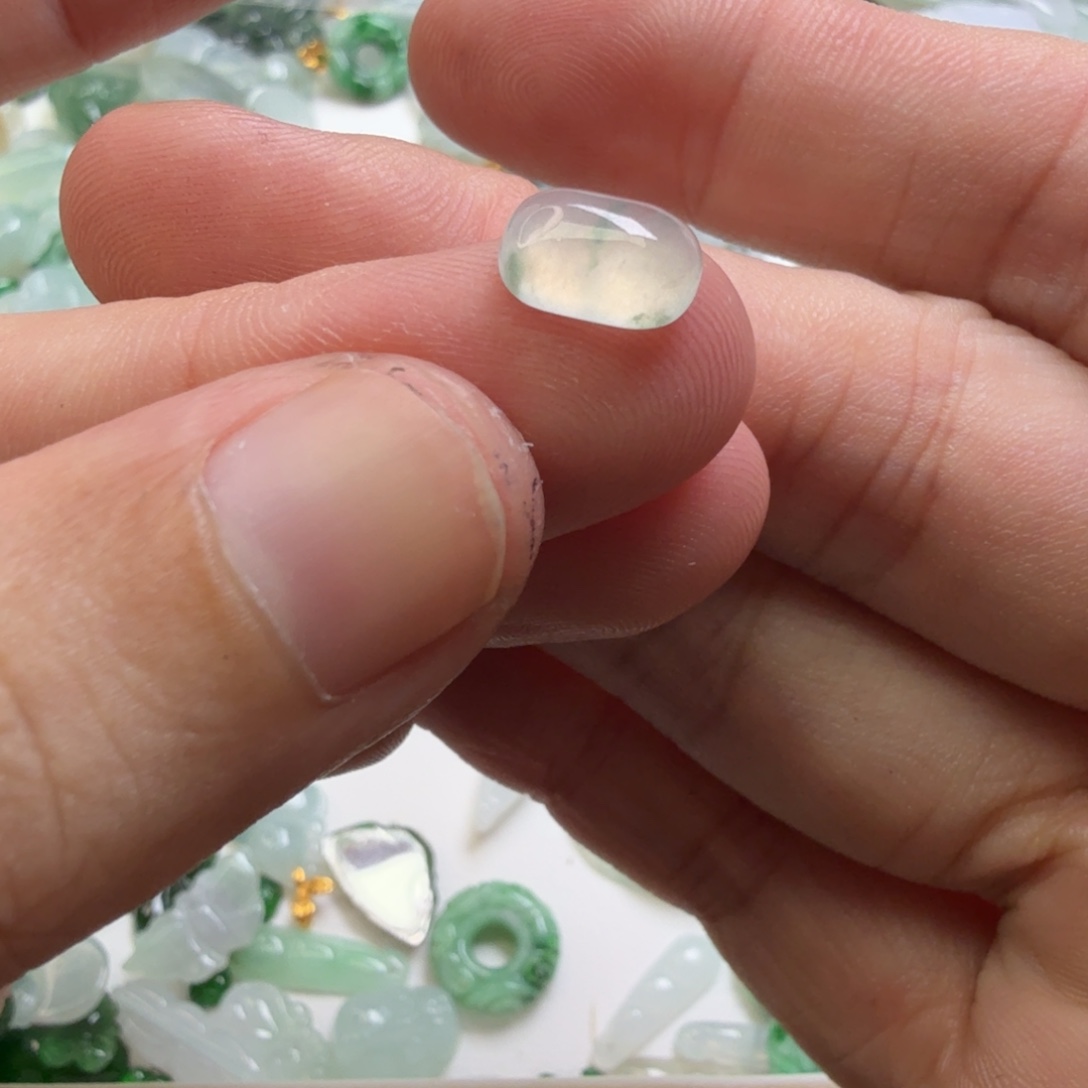 翡翠未镶嵌颈饰167