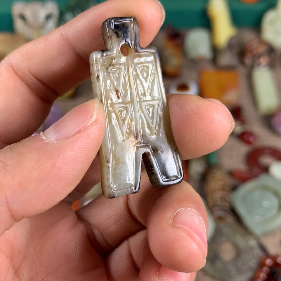 和田玉颈饰未镶嵌