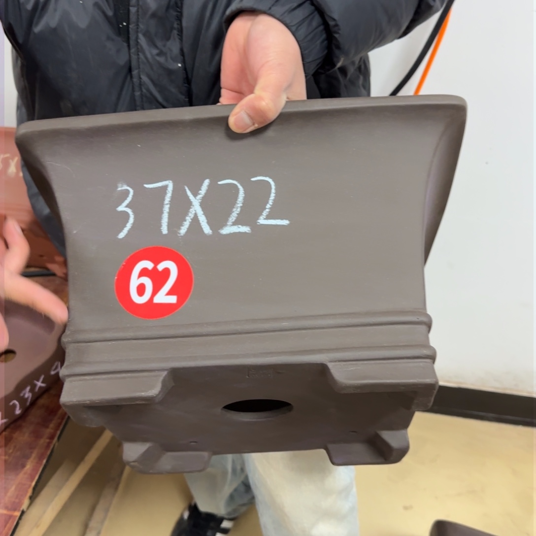 紫砂花盆呜呜呜呜